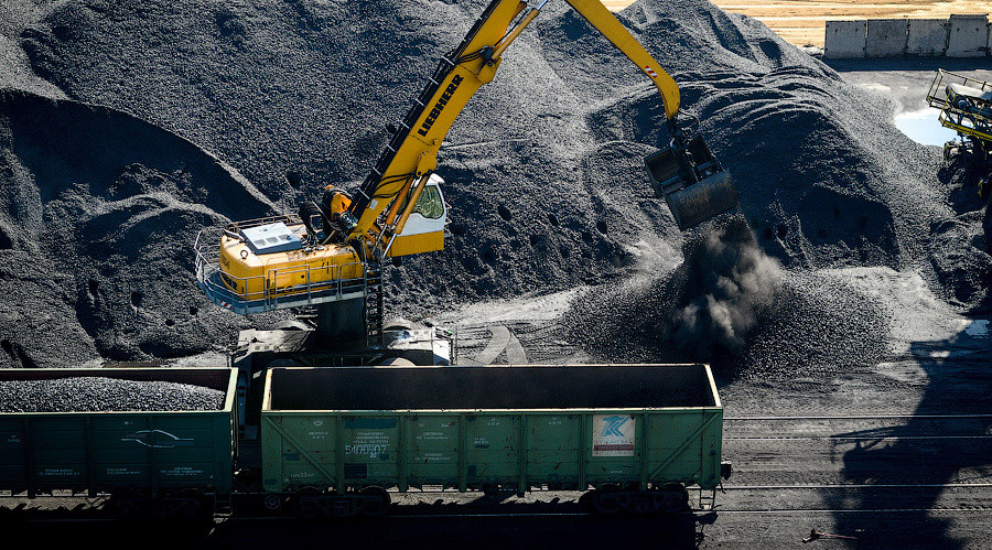 Россия призналась в торговле угля, добытого на "отжатых" шахтах оккупированного Донбасса: в министерстве экономики РФ проболтались о преступных схемах