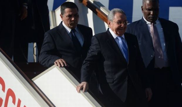 Кубинский лидер Рауль Кастро первым прибыл в Москву на Парад Победы