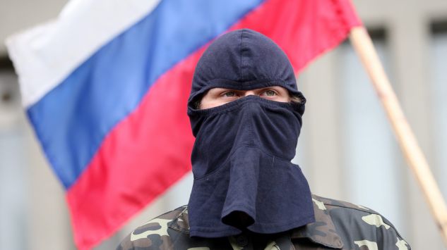 Как Россия зарабатывает на донецких сепаратистах: за сколько в "ДНР" можно стать "офицером" и спокойно воровать гуманитарку в тылу
