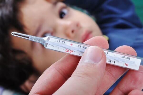 СМИ: в Николаеве в одной из школ сразу трое учеников заболели менингитом. Родители боятся приводить детей на уроки