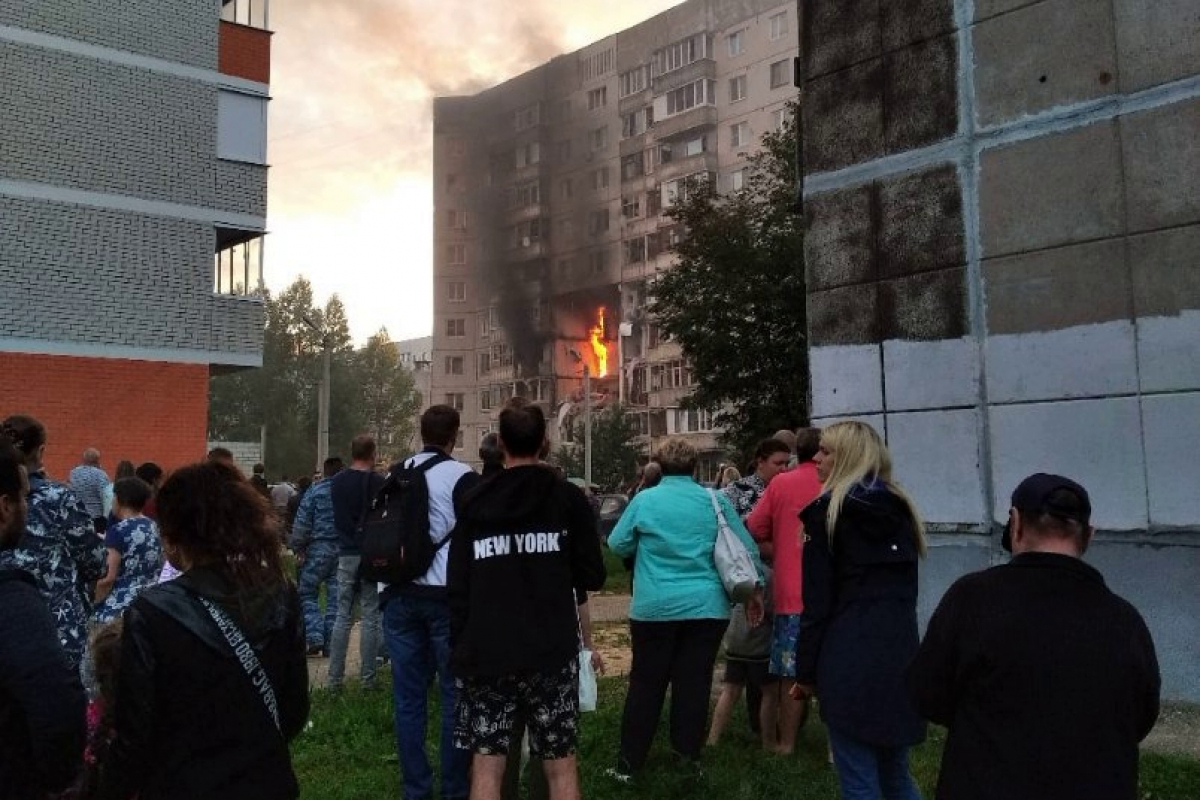​В российском Ярославле взрыв в многоэтажке обрушил несколько этажей – люди оказались под завалами
