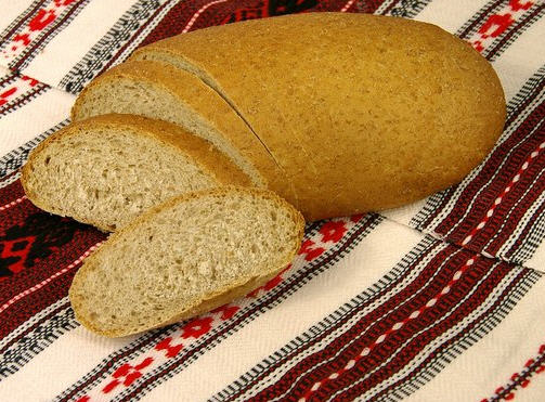 Бердянск начал отдавать половину выпеченного хлеба Мариуполю