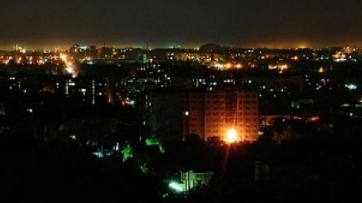 Ночью в Донецке прогремела серия мощных взрывов