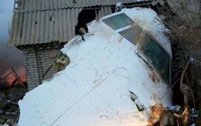 Крушение "Боинг-747" в Бишкеке: СМИ сообщили новую информацию о количестве жертв - число мертвых пассажиров продолжает расти