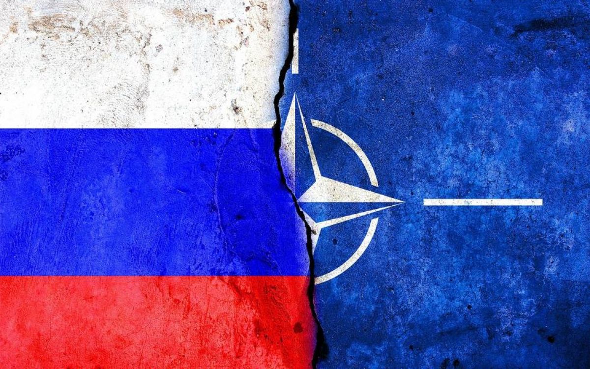 Росія вимагає від НАТО відкликати рішення щодо України
