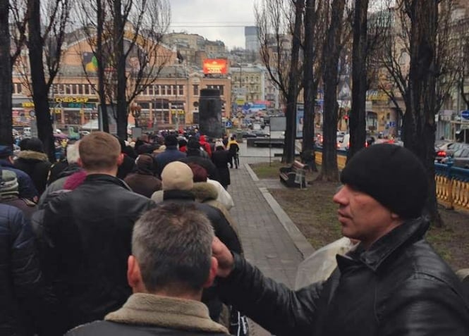 "Оппозиционный блок" платит 100 гривен за участие в митинге ко Дню Победы в "советском стиле" 