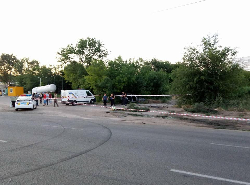 Мать и 5-летний ребенок погибли на месте: водитель BMW сбил пешеходов на тротуаре в Запорожье