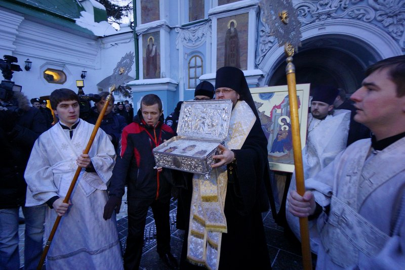 Базу "Миротворца" пополнил украинский священник Московского патриархата. Волонтеры проекта доказали связь батюшки с известной донецкой террористкой