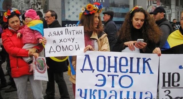 Большинство переселенцев проживают в "ДНР" и "ЛНР" и получают незаконно выплаты в Украине – минсоцполитики