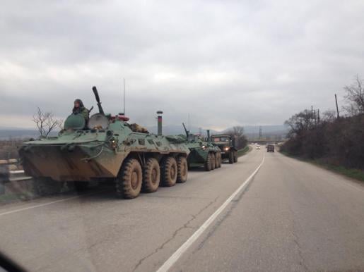 ​АТЦ: В Амвросиевку зашла военная техника 