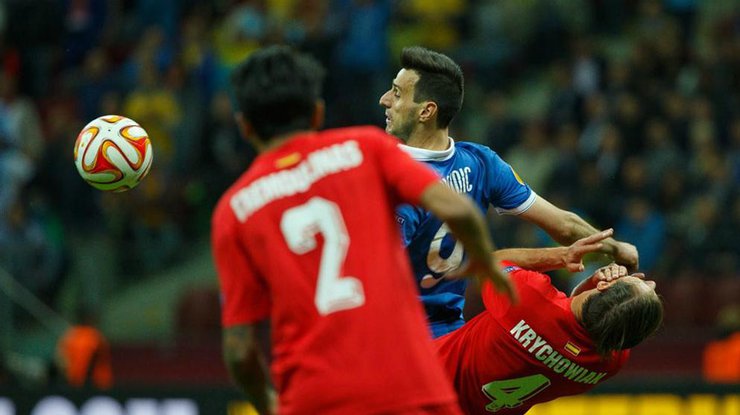 Испанская "Севилья" поставила уникальный рекорд, в пятый раз выиграв Лигу Европы