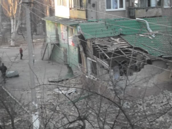​В Енакиево под обстрелами пострадала часть города