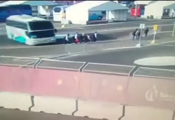 Подробности страшного ДТП в Баку: Автобус сбил трех австрийских спортсменок. Двое в тяжелом состоянии