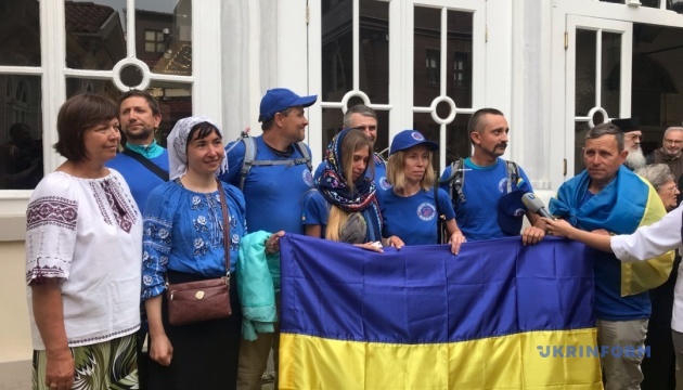 "Хотели успеть до Синода", - украинцы 47 дней шли пешком до Стамбула, чтобы поддержать автокефалию УПЦ, - кадры