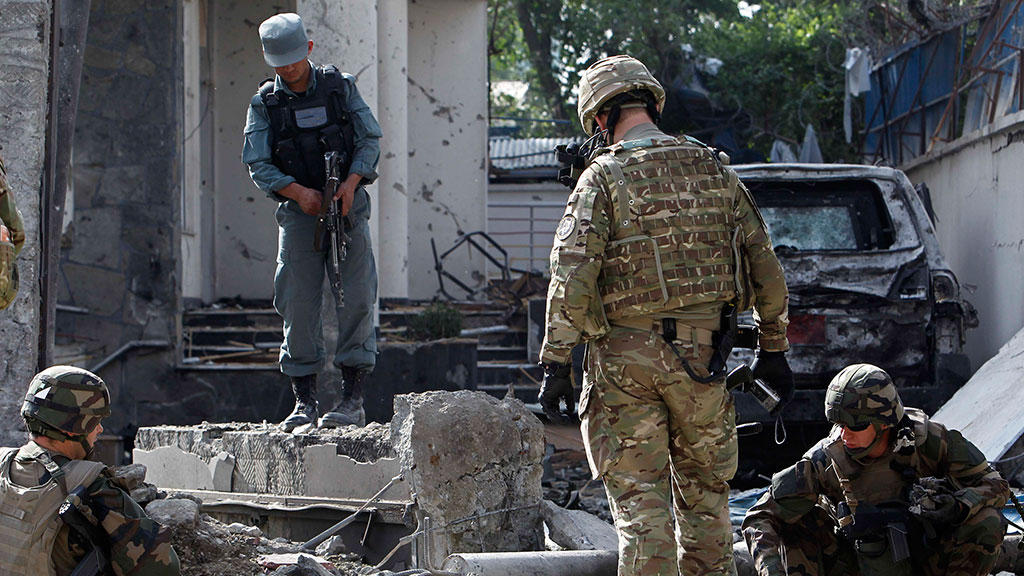 В Афганистане произошел двойной теракт: убиты и ранены полицейские, гражданские и охранники Посольства Канады 