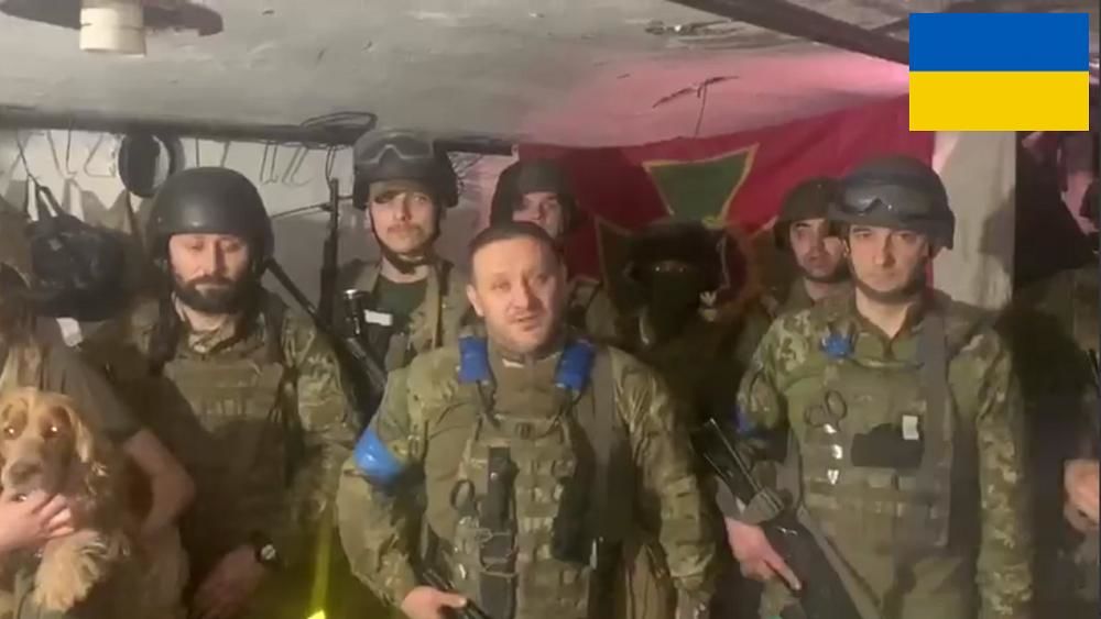 Пограничники, защищающие Мариуполь и "Азовсталь", обратились к Украине в профессиональный праздник: эксклюзивное видео