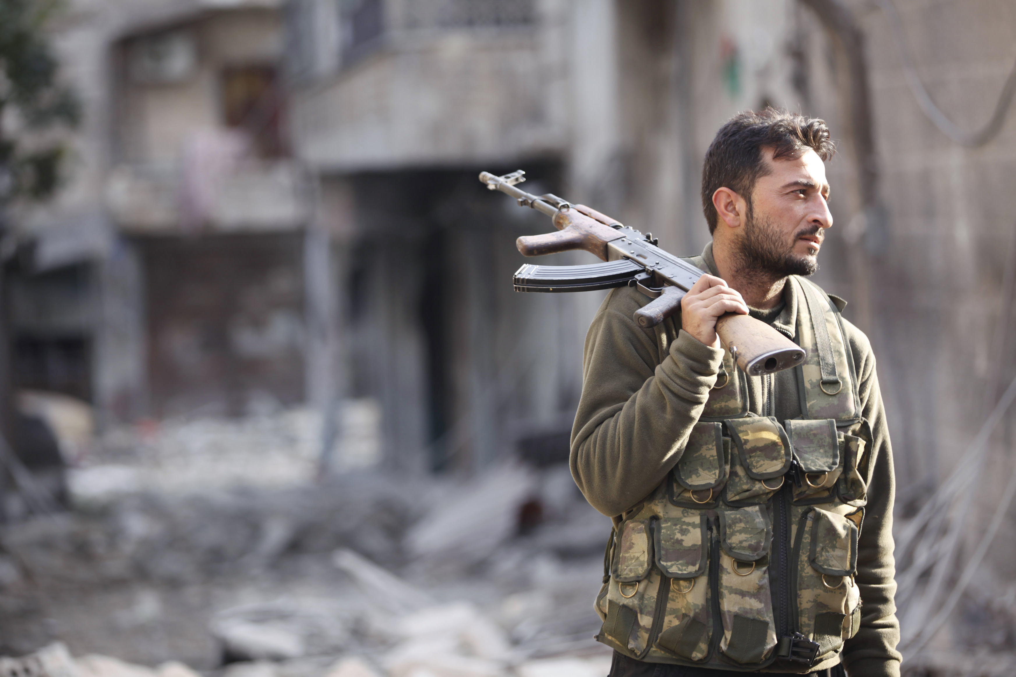 В Сирии повстанцы атаковали место встречи офицеров армий РФ и Асада: 15 погибших