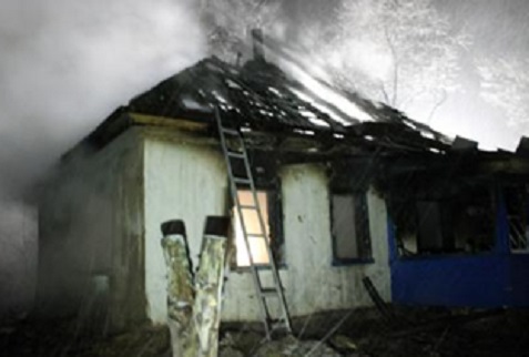 Спасатели впервые показали видео с места пожара на Черкасчине, в котором погибли четверо детей: опубликованы шокирующие данные о матери - кадры