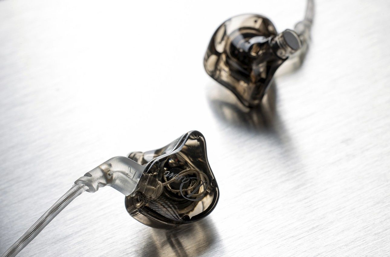 Обзор лучших проводных наушников в Фокстрот для музыки, игр и работы 