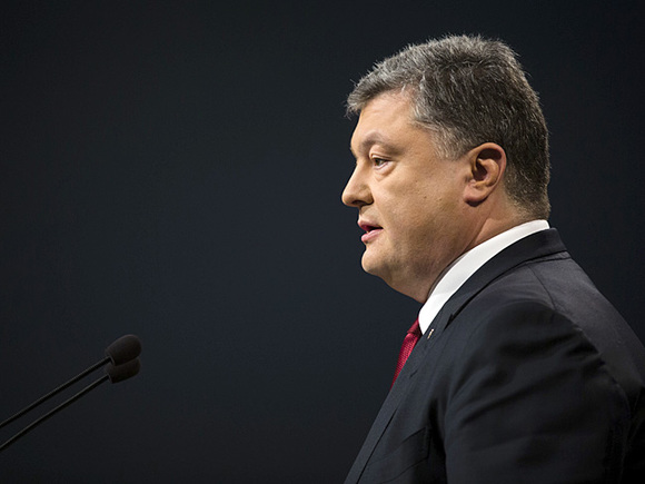 Порошенко назвал изучение украинцами английского языка важным шагом в борьбе с пропагандой РФ