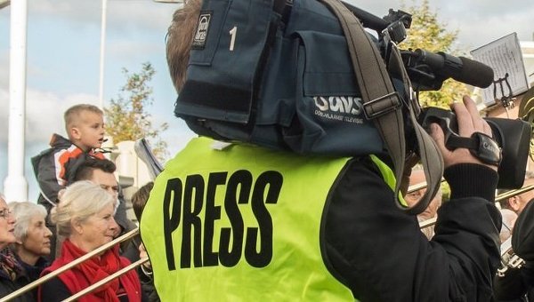Жизни журналиста France Presse, раненого при обстреле Донецка, ничего не угрожает