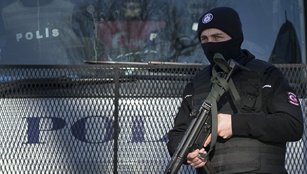 Очередной теракт в Турции: в центре Газиантепа взорвался автомобиль, завязалась перестрелка между боевиками и полицией