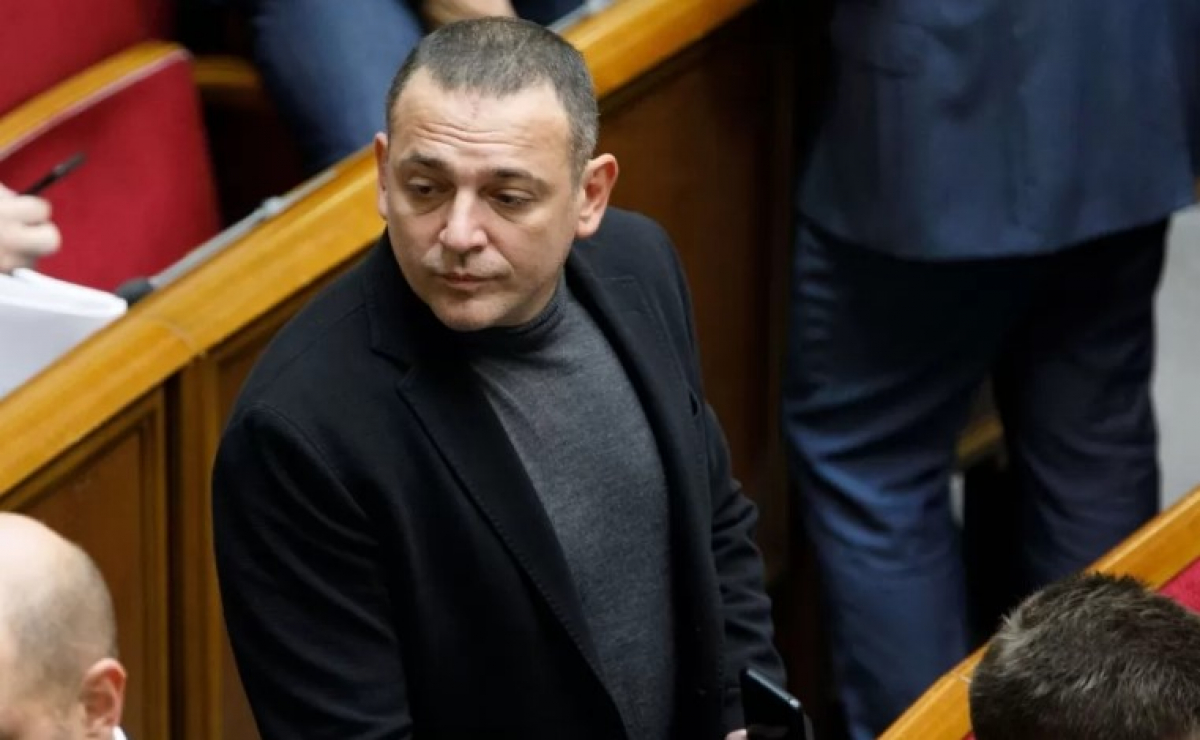 Конфликт Бужанского с ветеранами "Азова": Реакция водителя, когда его шефа закидали яйцами, кадры