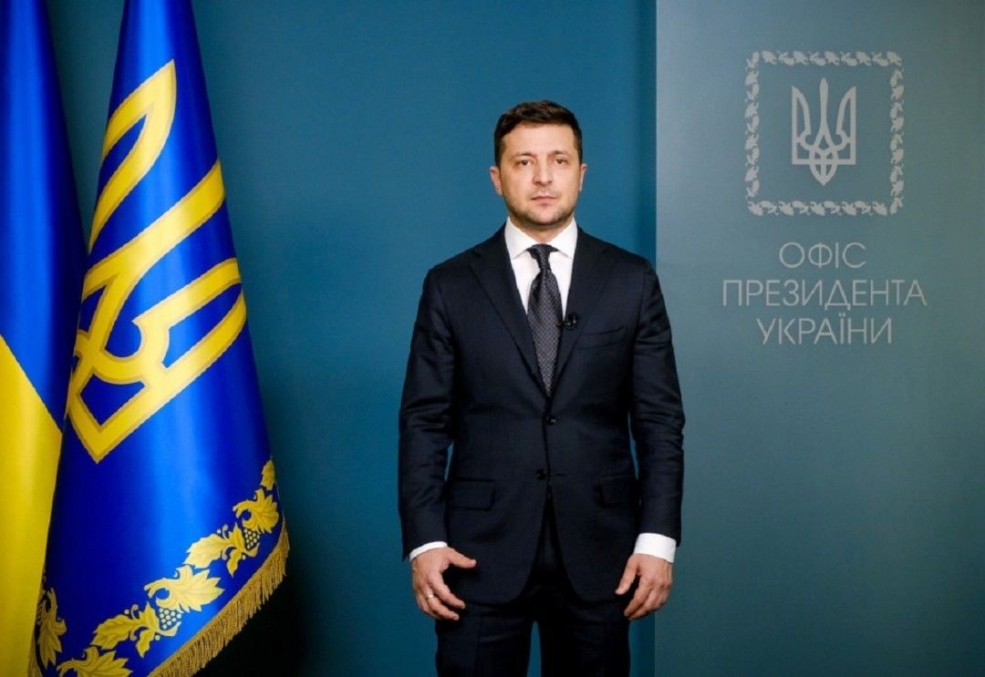 Украина заинтересована во встрече с президентом России и готова к некоторым шагам – Зеленский 