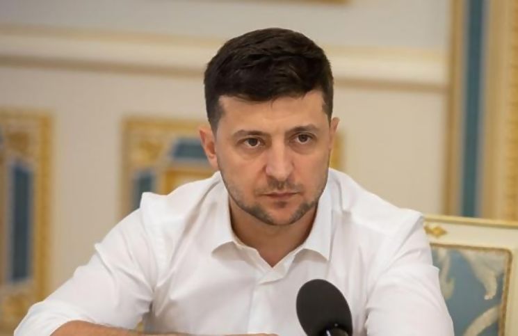 Зеленский показал первую десятку своей партии на выборах в Раду: неожиданная фамилия поразила Сеть