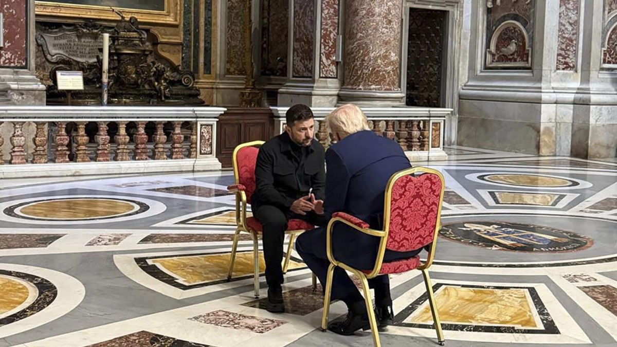 Семь месяцев споров и "борьбы": эксперты о том, как Зеленский заманил Трампа соглашением по ресурсам, – FT
