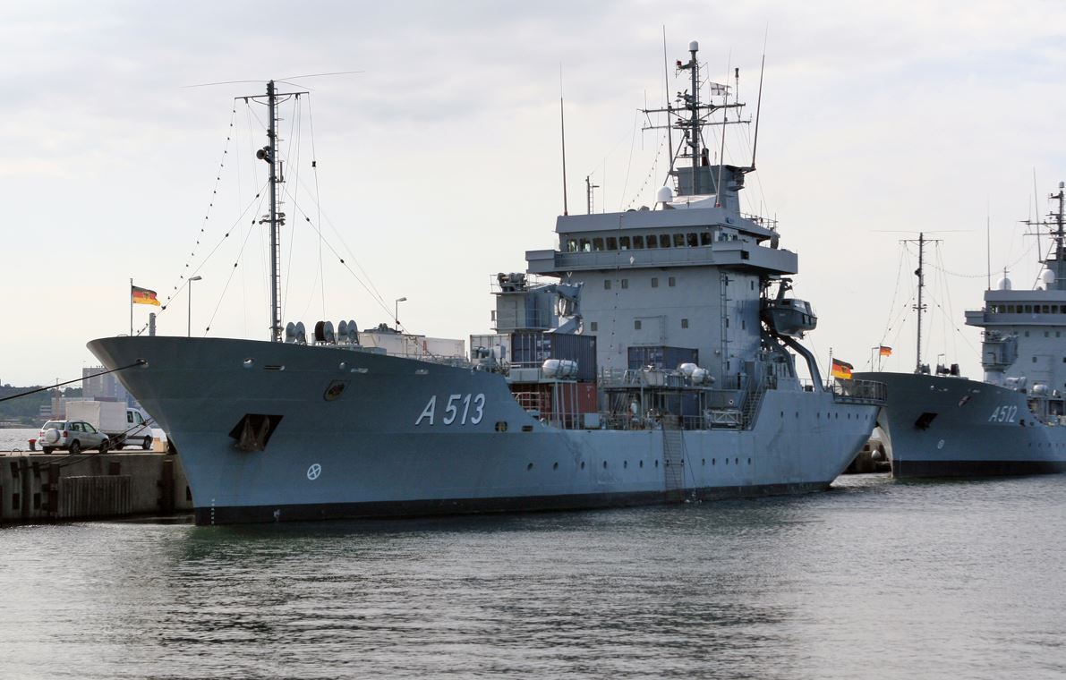 Судно НАТО срочно следует в Черное море - названа причина