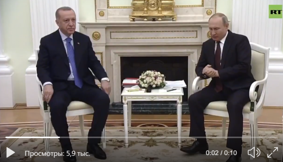 "Что у него с руками и ногой?" - у Путина заметили странную деталь на переговорах с Эрдоганом, видео