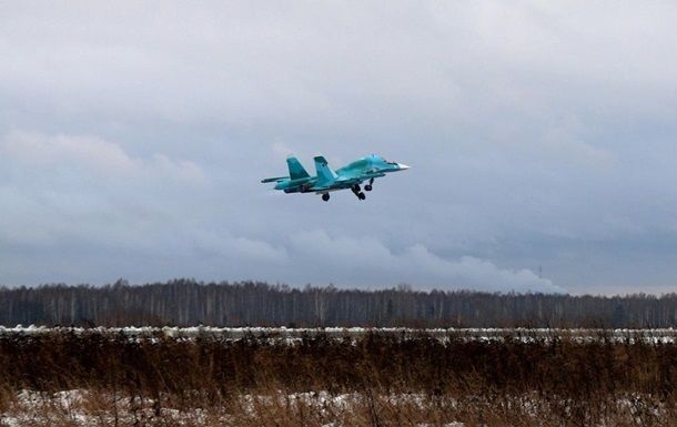 Украинские военные сбили российский самолет "Су-34" в Луганской области