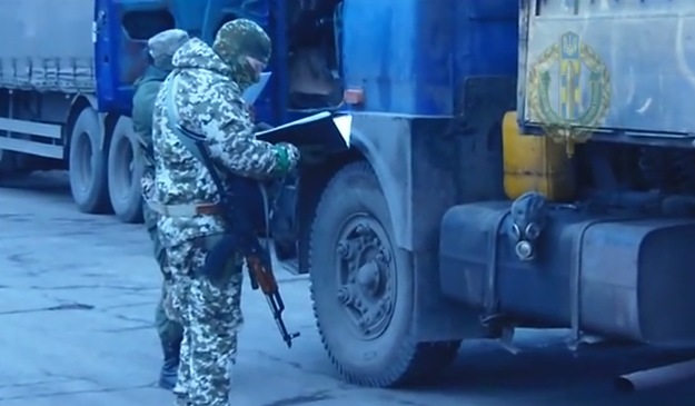 Госпогранслужба: задержано 16 машин, перевозящих товары для ДНР