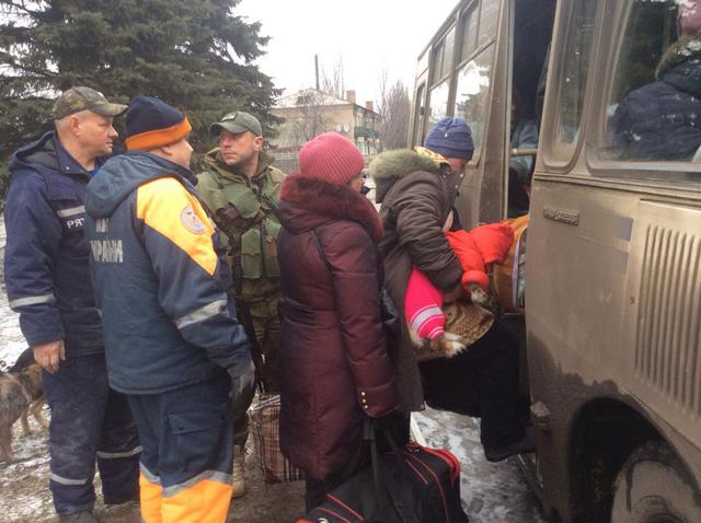 В Донецкую область прибыли бронеавтомобили для эвакуации мирных жителей - ДонОГА