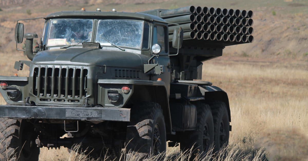 Артиллерия ВСУ накрыла два российских "Града" с экипажами: "фейерверк" попал на видео 