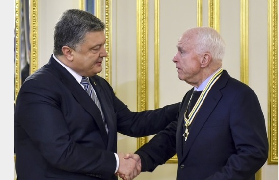 У Порошенко заявили, что Маккейн пообещал Киеву поддержку Вашингтона и Республиканской партии
