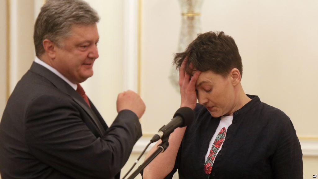Нардеп Савченко пришла на бандитско-мураевский телеканал и заявила, что президент Порошенко на нее покушается