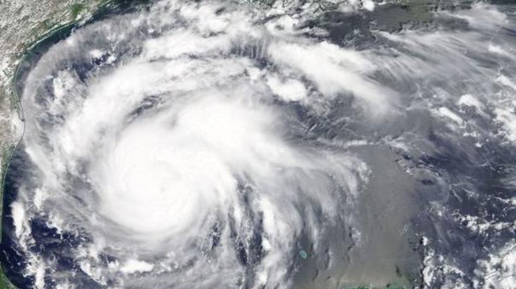 Мощный ураган "Харви" угрожает Америке массовыми разрушениями