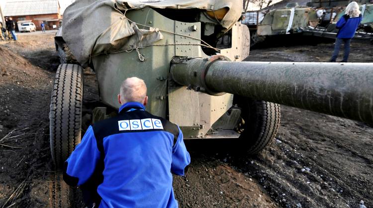 В ДНР обвинили Украину в затягивании процесса отведения артиллерии