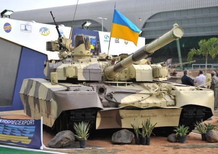 Минобороны рассматривает вопрос создания добровольческого танкового батальона - Бирюков
