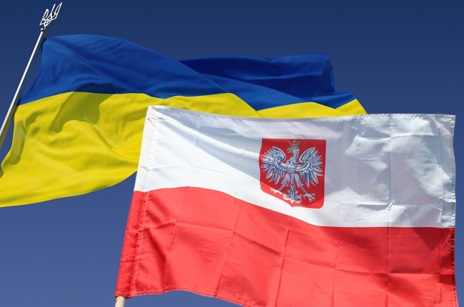 МИД Польши получил ноту от Украины - Киев из-за осквернения здания требует лучшей охраны для украинских консульств в стране