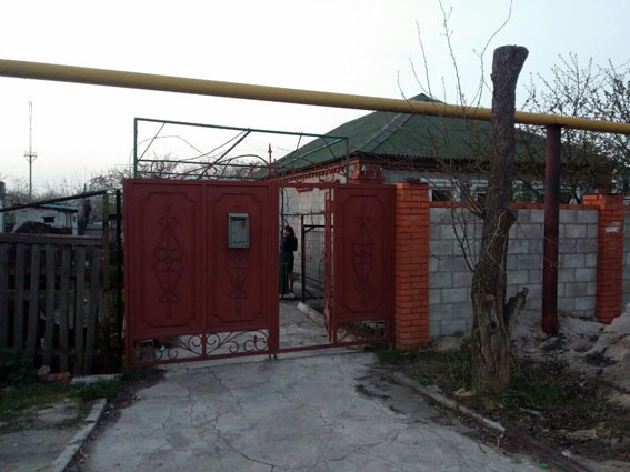 В жилом доме в Мариуполе прогремел взрыв: преступник кинул гранату в живых людей