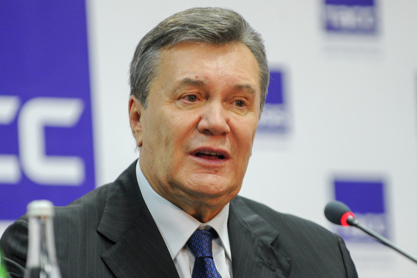 Януковичу не видать украденных миллионов: Швейцария продлила арест активов беглого президента Украины