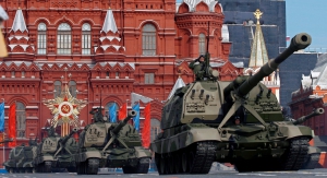 Бряцание оружием при участии 10 тысяч военных: опубликованы кадры генеральной репетиции парада Победы в Москве