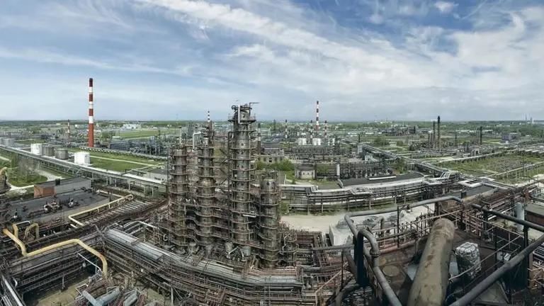 На Рязанському НПЗ зупинено ключовий елемент виробництва після атаки безпілотників