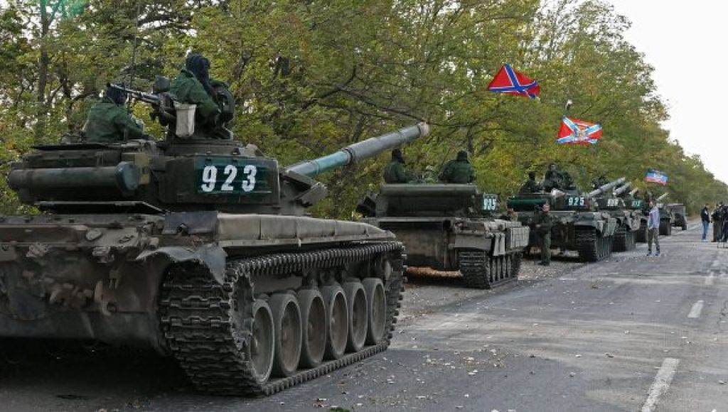 Боевики "ДНР" и не думают об отведении оружия на Донбассе: разведка обнаружила большое количество танков и артиллерии возле Горловки и Донецка