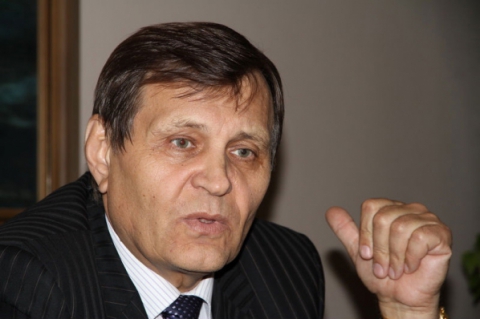 Симоненко был в ярости: в 2010 году коммунист Килинкаров за 3 миллиона долларов продал победу на выборах мэра Луганска ставленнику Ефремова – Ландик