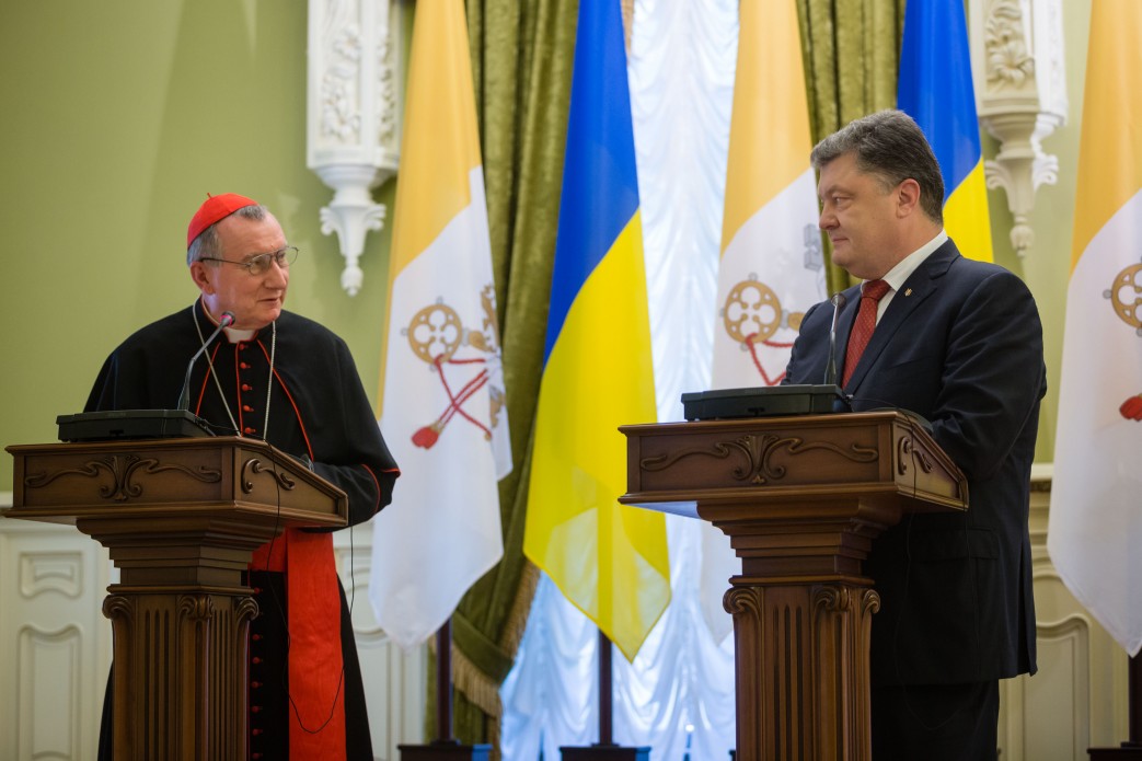 Петр Порошенко: ценим усилия Папы Римского в установлении мира в Украине