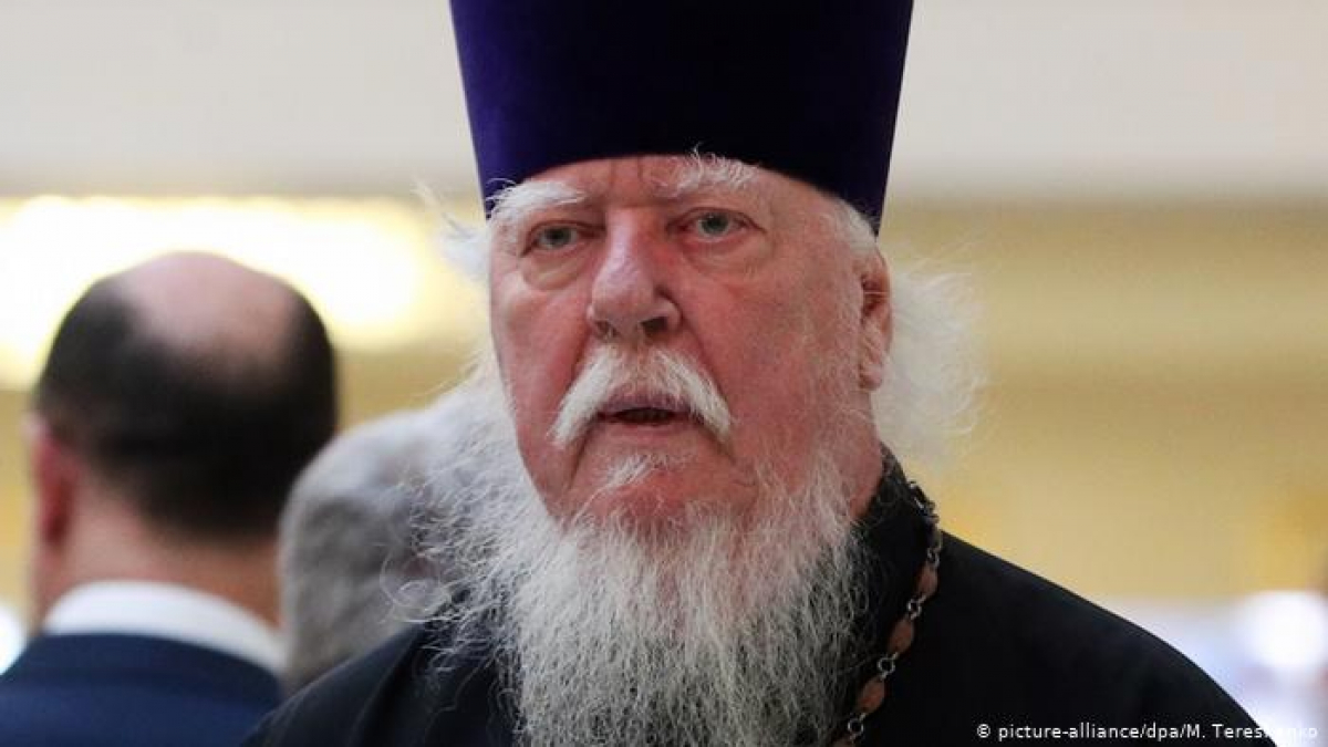 "Просить милостыню", - священник РПЦ дал совет россиянам, как выжить без денег, и вызвал скандал, видео